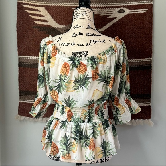 L’AGENCE Aubriella Off-Shoulder Blouse in Vintage Pineapple - Picture 4 of 11